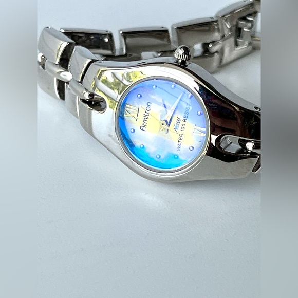 Vintage Armitron 'Now' Wrist Watch - Picture 2 of 4